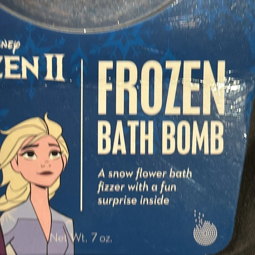 Da Bomb Bath FROZEN II Glitter Bath Bomb Anna Elsa Snow Flower Scent 7oz NEW